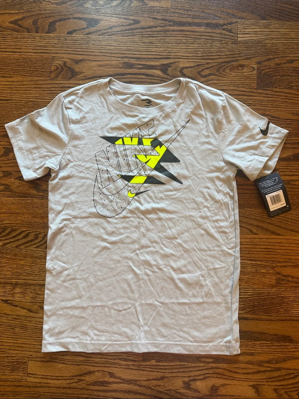 Nike Men’s Light Gray Short-Sleeve Tee with Neon Yellow and Black Graphic
